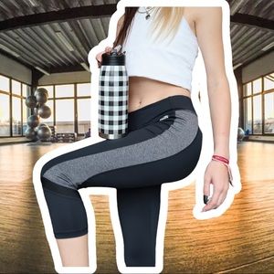 Black cropped athletic/yoga leggings